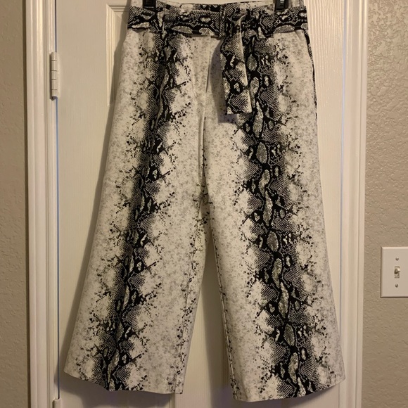 Gianni Bini Pants - SOLD Gianni Bini Small Black/White Snake Print